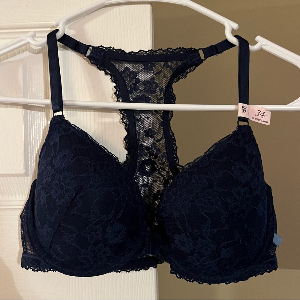 NWT Victoria's Secret Navy Lightly Lined Lace Bra Front Closure